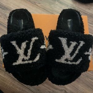 Sold Louis Vuitton LV Women Paseo size 7 1/2